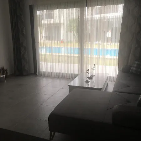 Luxury With Pool For Rent In Izmir Cesme 别墅