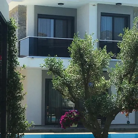 别墅 Luxury With Pool For Rent In Izmir Cesme