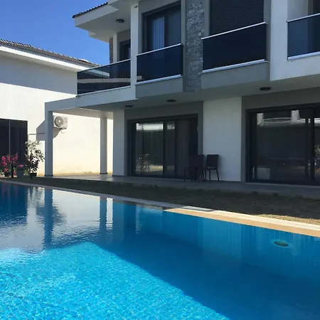 Luxury With Pool For Rent In Izmir çeşme