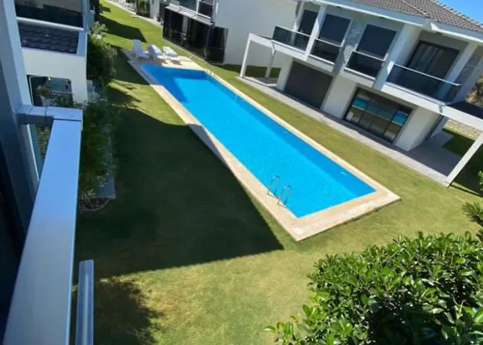 别墅 Luxury With Pool For Rent In Izmir Cesme *